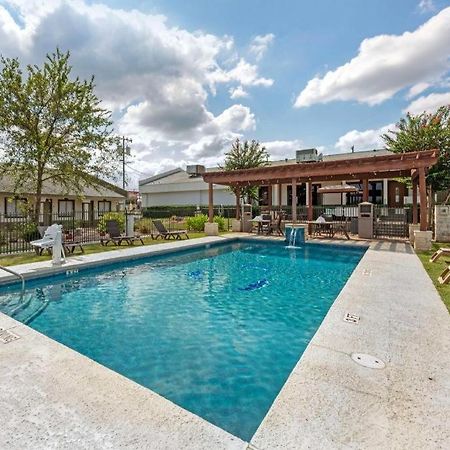 Best Western Post Oak Inn Burnet Zewnętrze zdjęcie